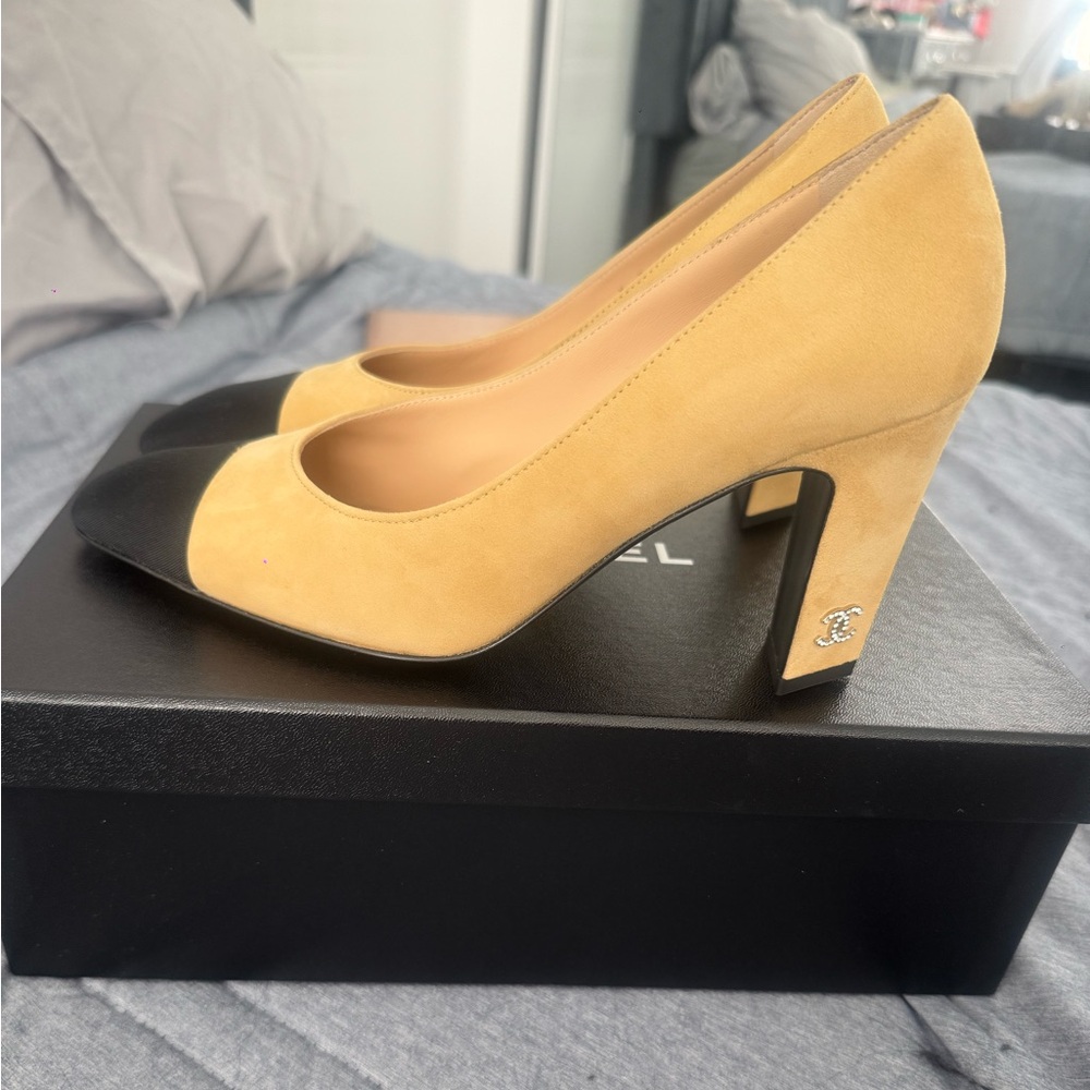 Chanel Yellow and Black Architectural Heel Pumps